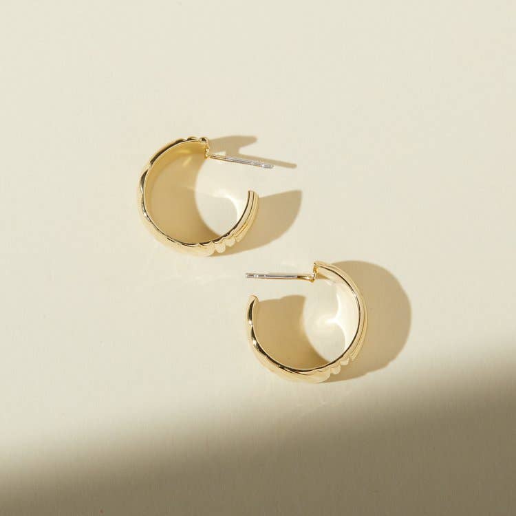 Lindsay Lewis - Chloe Hoops