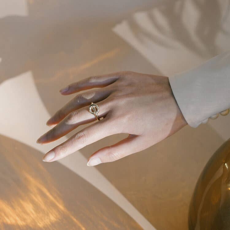 Lindsay Lewis - Ivan Ring: 4.5