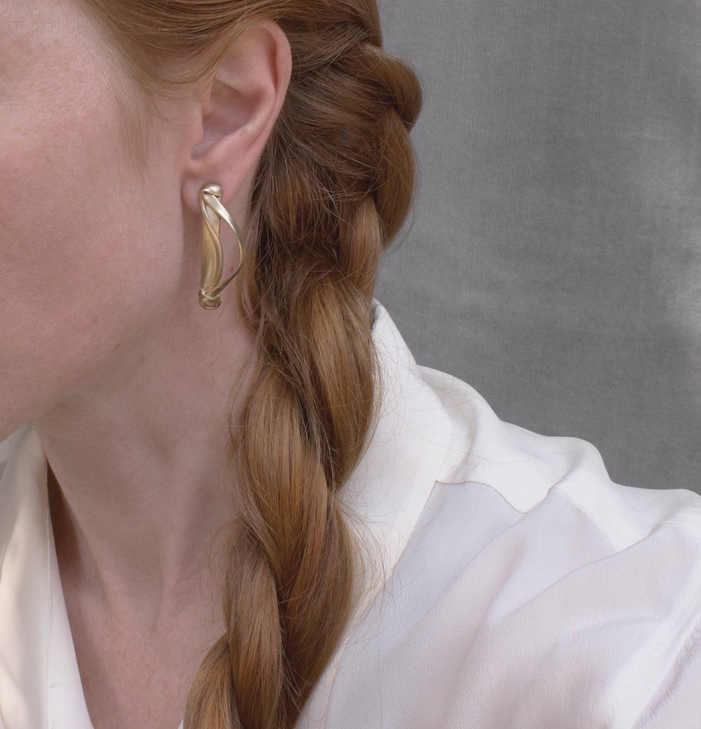 L.Greenwalt Jewelry - Draped Ribbon Earrings
: Yellow bronze