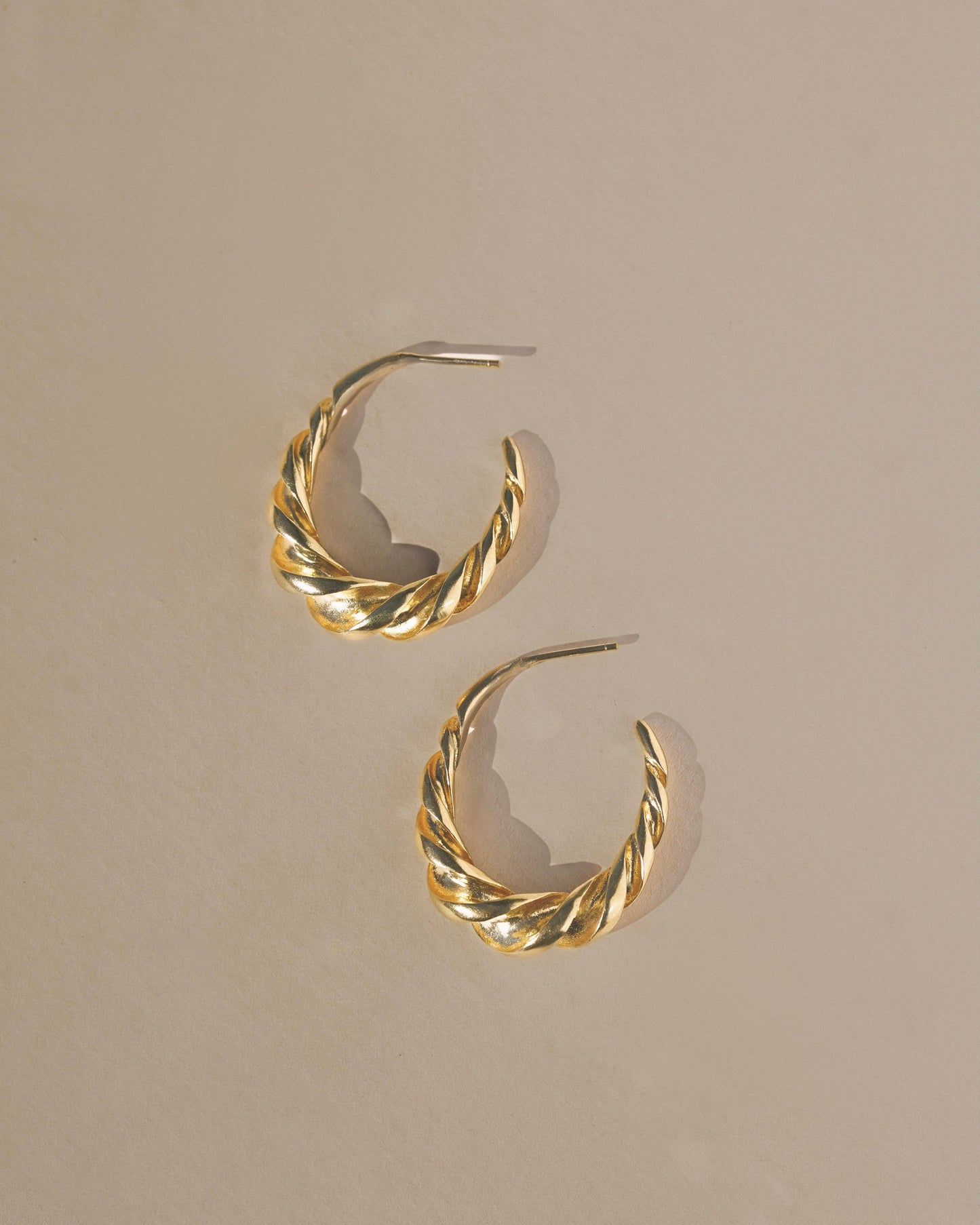 Mountainside Jewelry - Verso Earrings: Gold