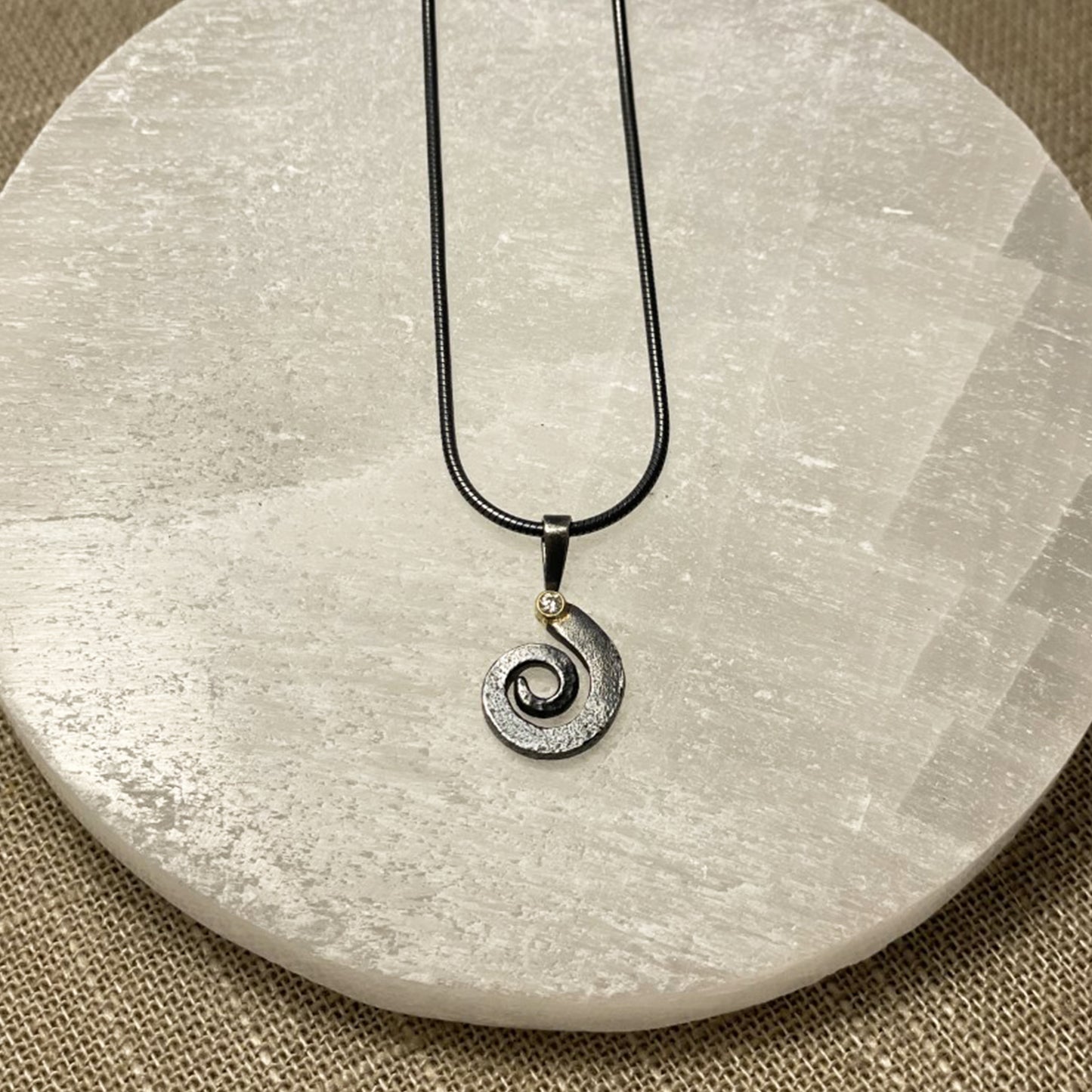Square Spiral with Tube Set Diamond