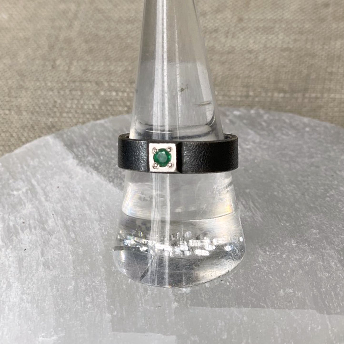 Ring with Emerald