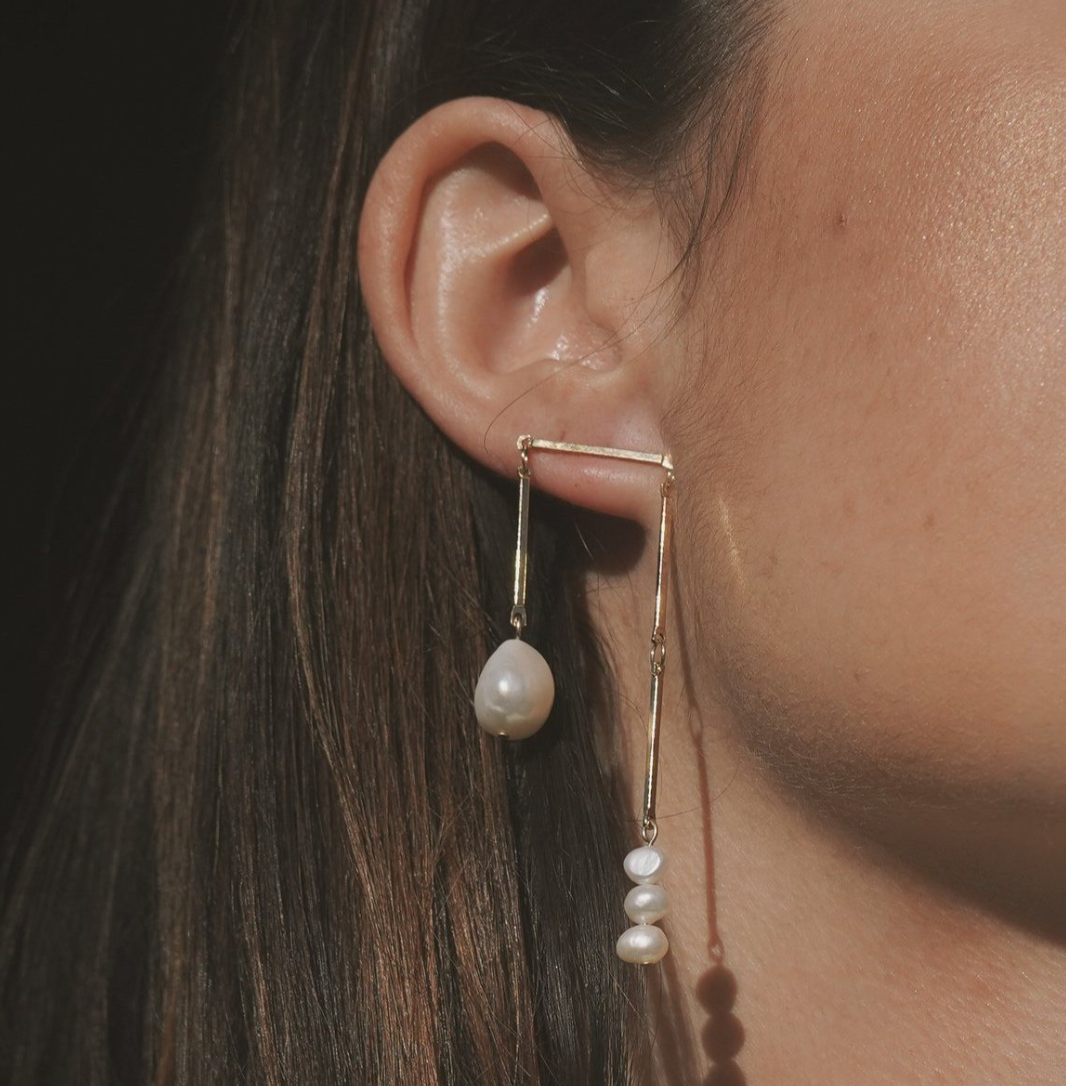 Toni Earrings - Pearl