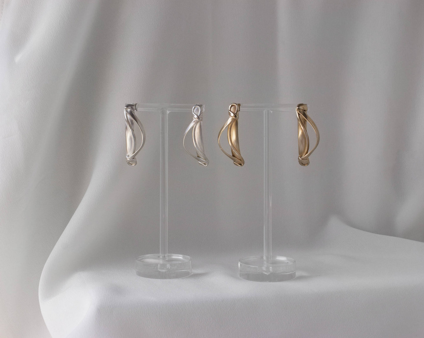 L.Greenwalt Jewelry - Draped Ribbon Earrings
: Yellow bronze