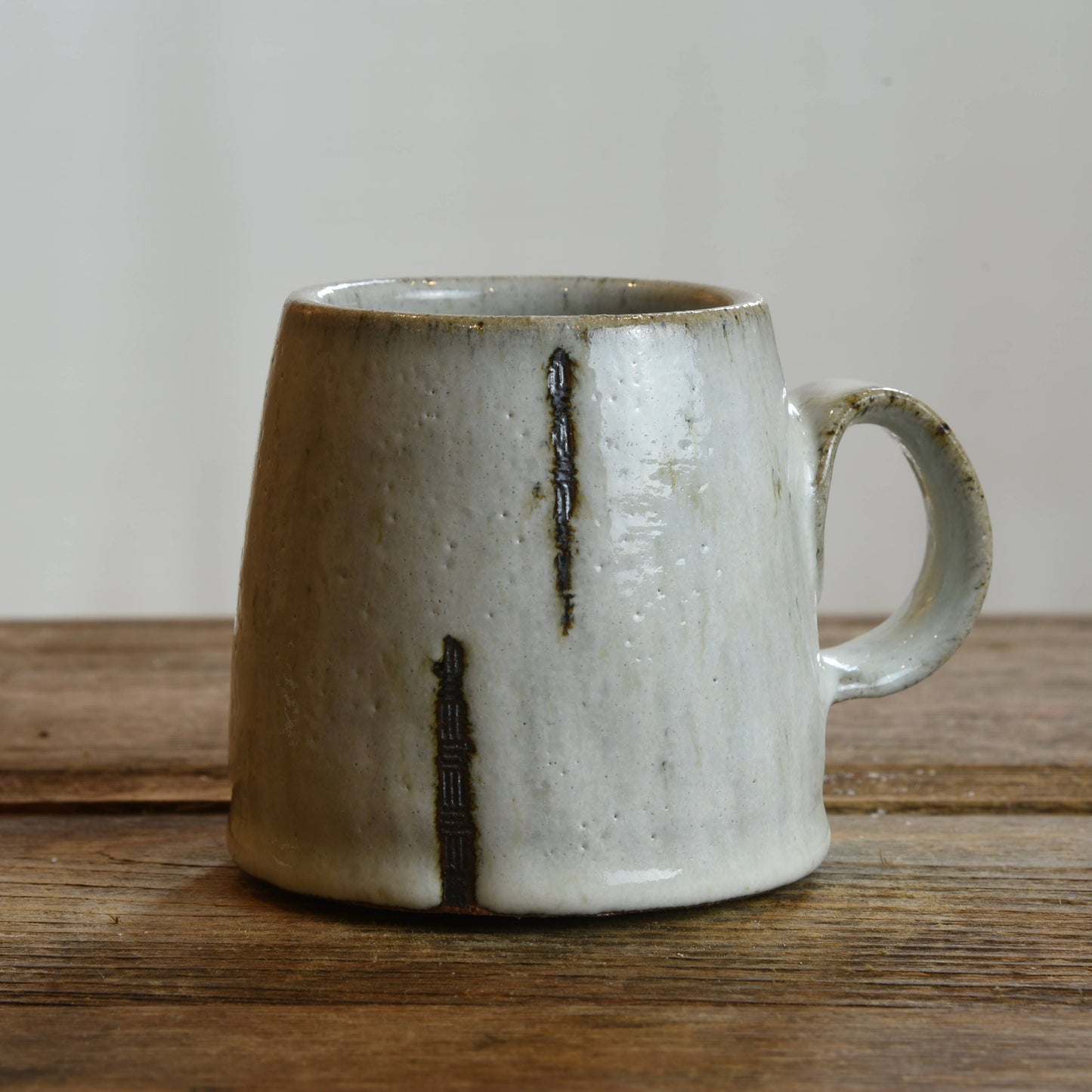 Single Broken Mug Lines