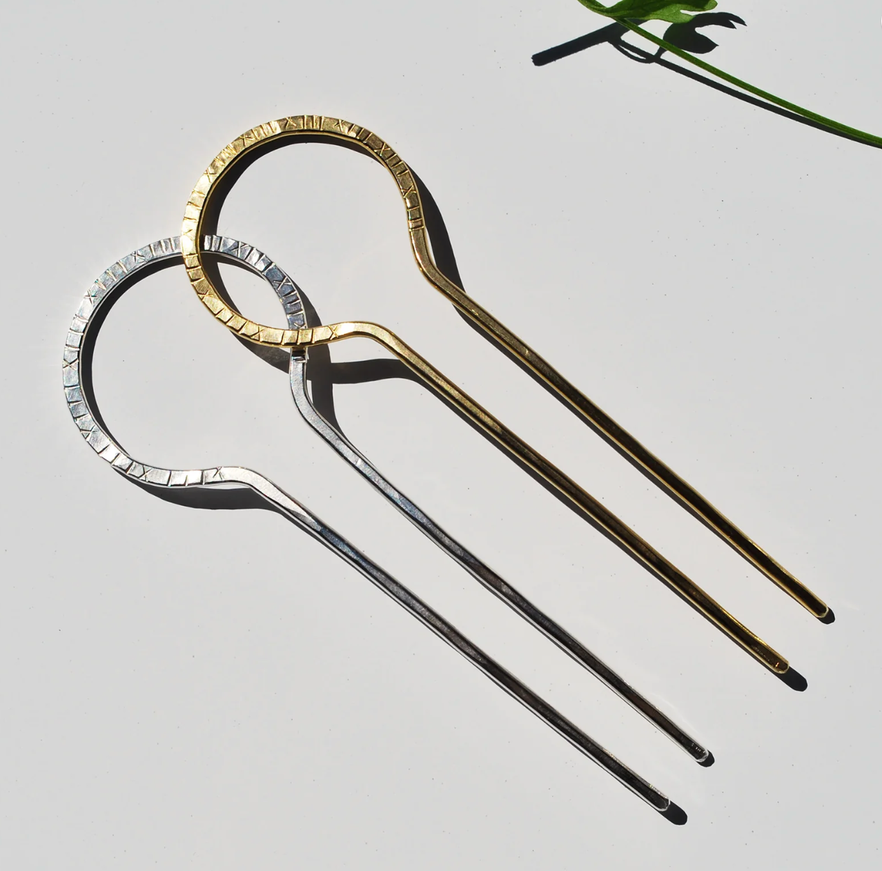 XIII Hairpin