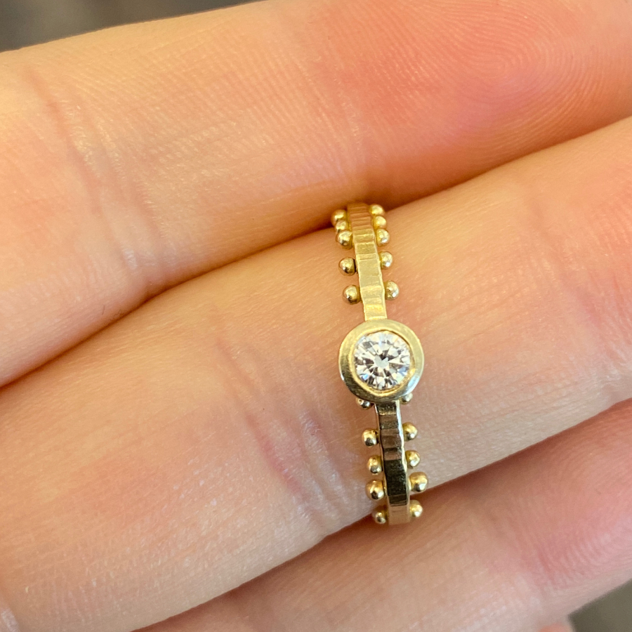 Scattered Dot Solitaire Ring - Size 7.5