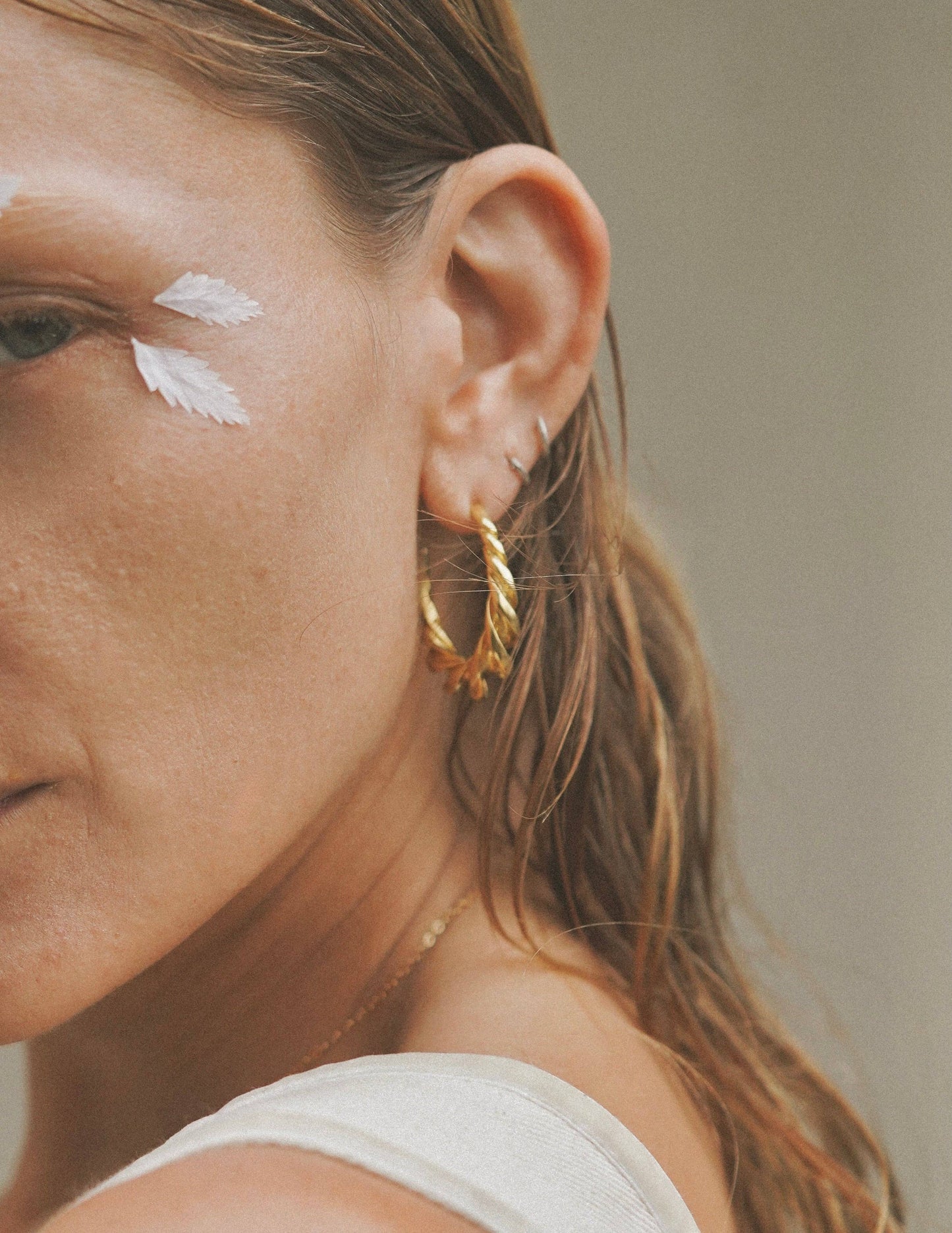 Mountainside Jewelry - Verso Earrings: Gold