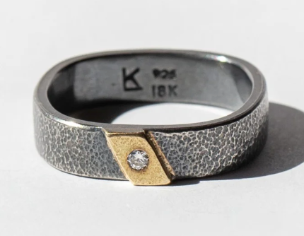 Diagonal Ring with Flush Set Diamond