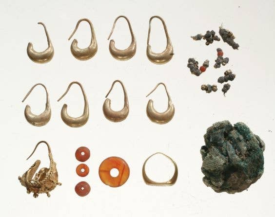 Mountainside Jewelry - Susa Hoops: Gold Vermeil