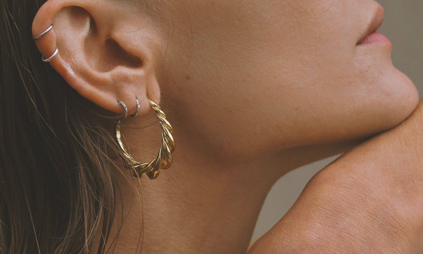 Mountainside Jewelry - Verso Earrings: Gold